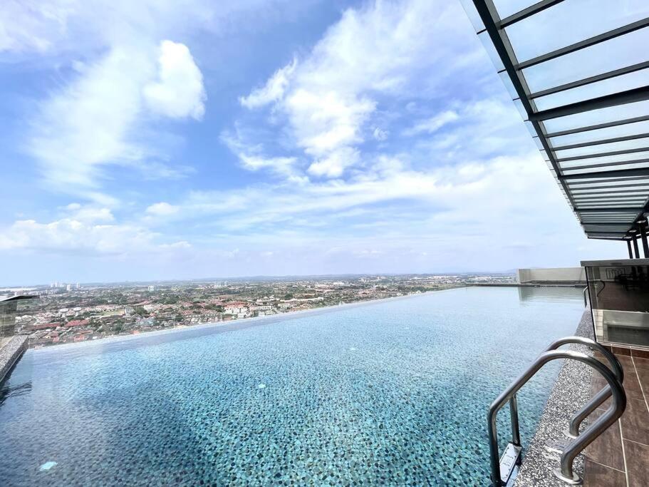 Ins Suite @ The Quartz Residence-Infinity Pool Malacca Buitenkant foto